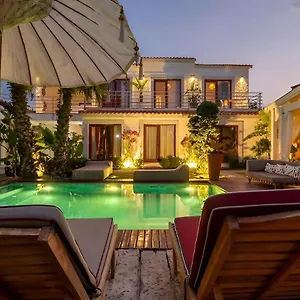777 Adults Only Oda ve Kahvaltı Alaçatı