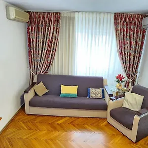 https://atlas-accommodation-studio-romana-de-lux.bucharesthotelsnow.com